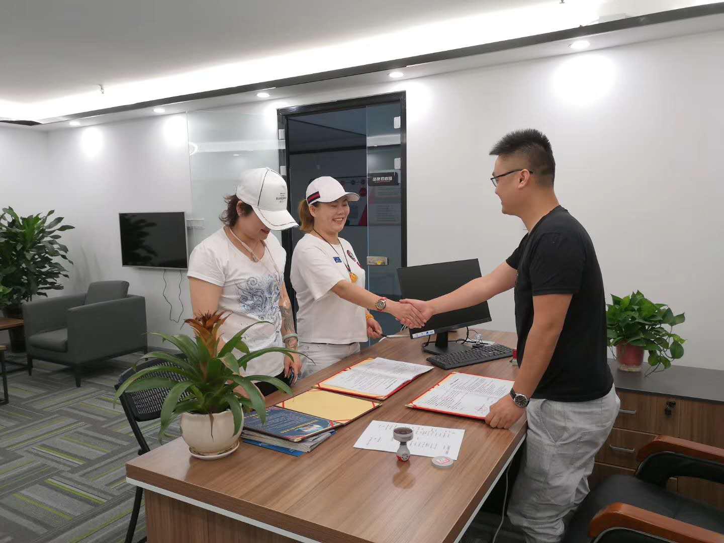 微信图片_20190619174545.jpg